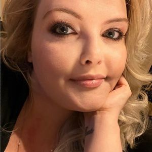 Meet your Posher, Chrissy